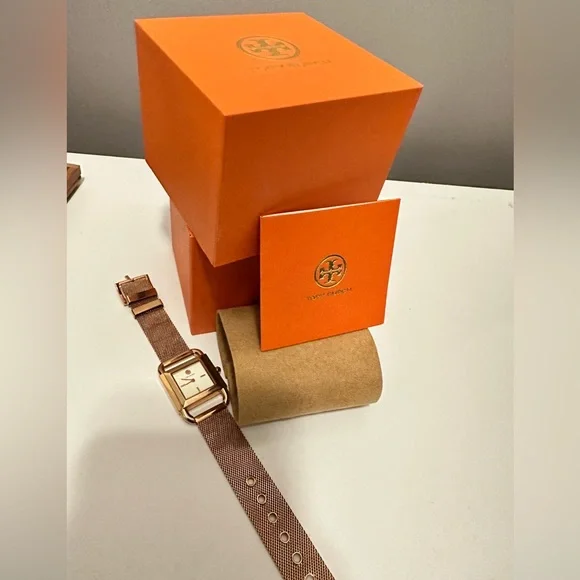 Authentic Tory Burch Rose Gold Watch New Authentic Tory Burch Classic T Rose Gold Pink Leather  main image 3